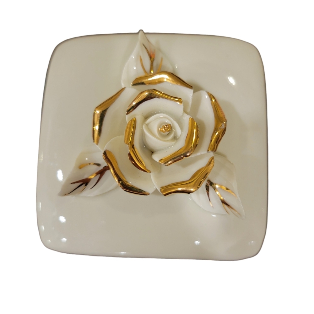🌹 Formalities by Baum Bros. – Victorian Rose Tea Set 🌹 - Picture 5 of 5